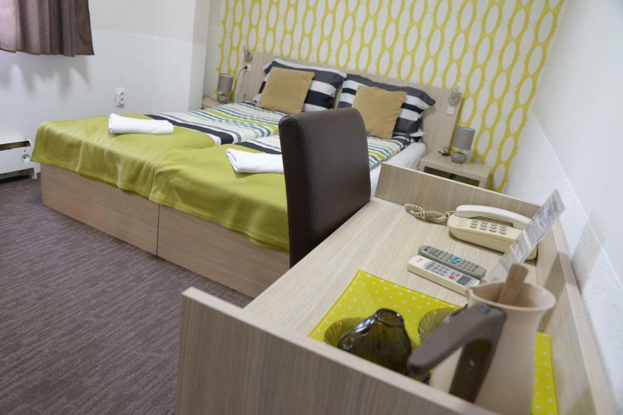 Guest House Golden Coin Nis Bagian luar foto