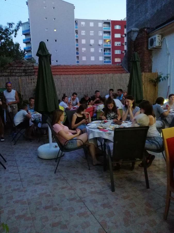 Guest House Golden Coin Nis Bagian luar foto