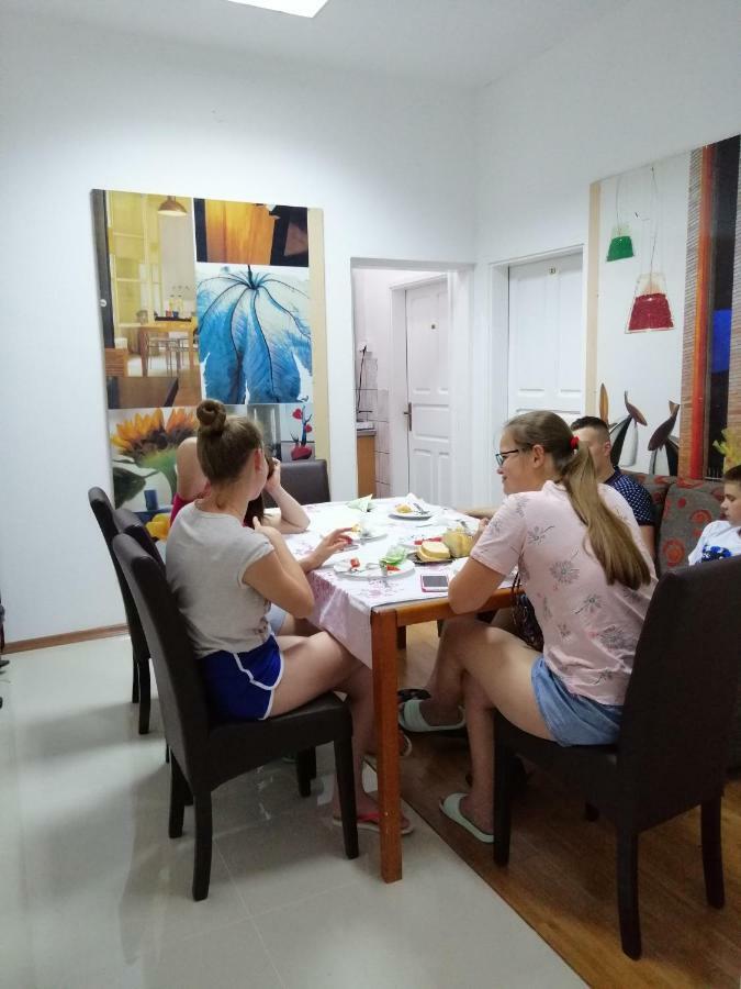 Guest House Golden Coin Nis Bagian luar foto